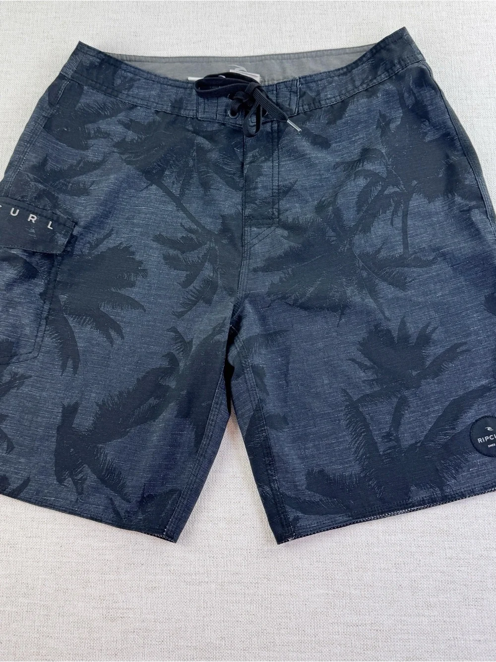 Rip‎ Curl Men's Palm-Print Swim Shorts in grey black size 32 side pocket